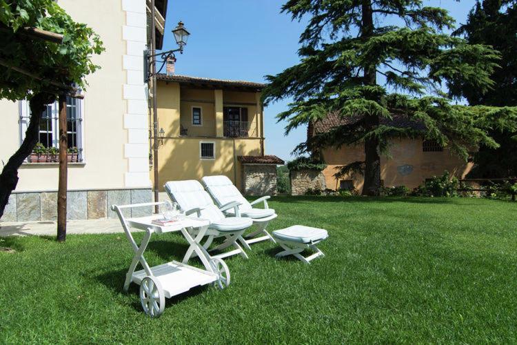 Castello Di Grillano Guest House Ovada Exterior photo